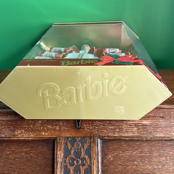 1997 Happy Holidays Barbie, NIB - Picture 6 of 7